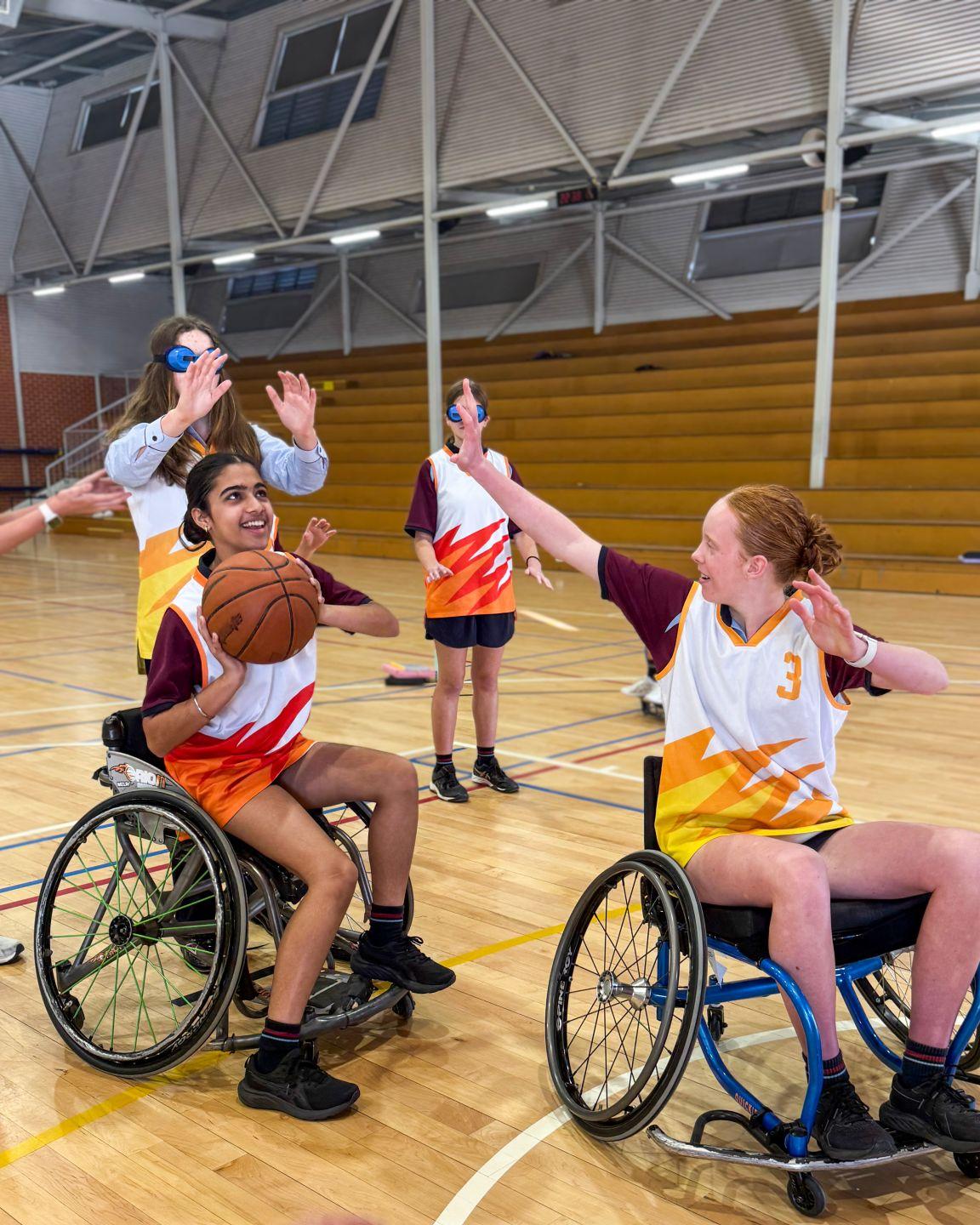 BASKETBALL 17